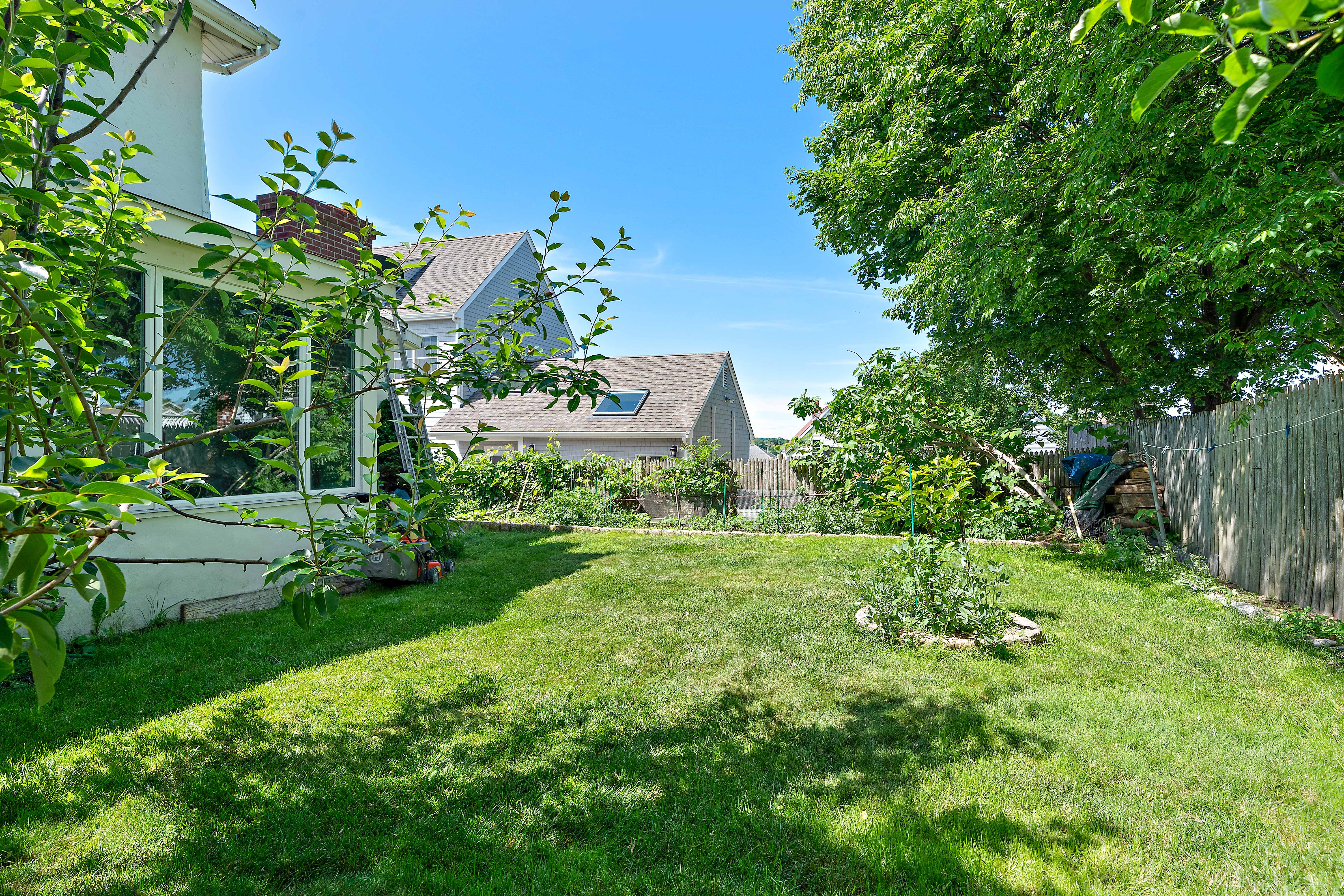 Hull, Massachusetts, 02045, United States, 4 Bedrooms Bedrooms, ,3 BathroomsBathrooms,Residential,For Sale,1870933