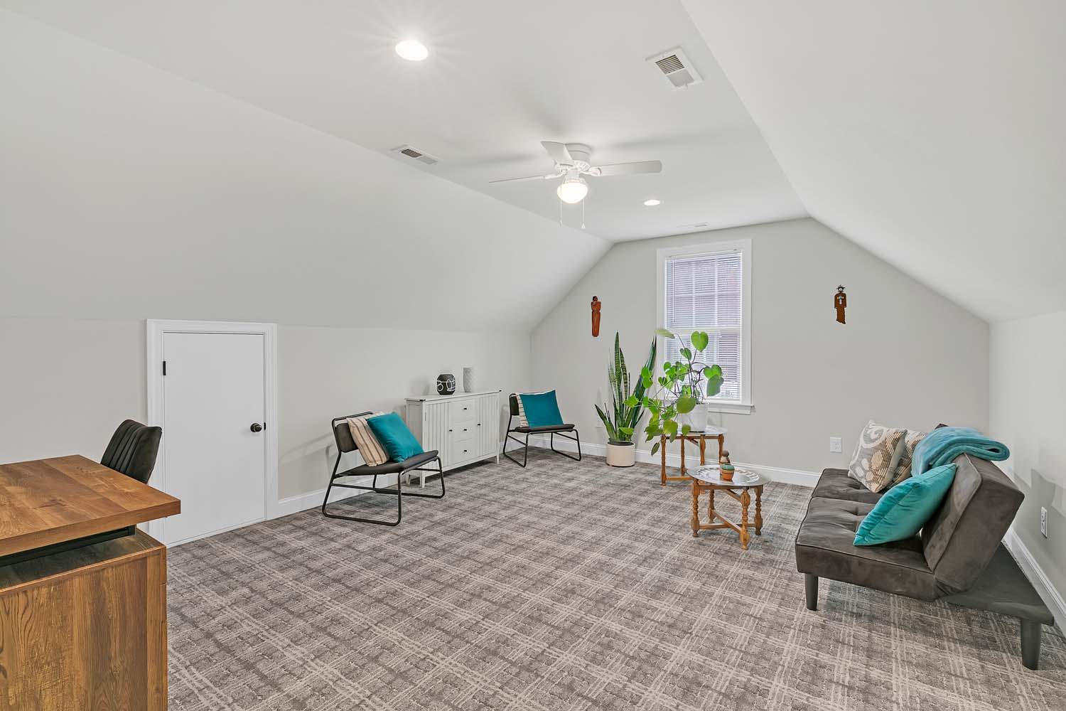 Gloucester, Virginia, 23061-3871, United States, 3 Bedrooms Bedrooms, ,3 BathroomsBathrooms,Residential,For Sale,1989895