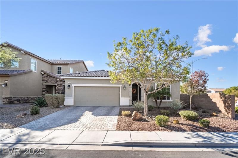 Henderson, Nevada, 89011, United States, 3 Bedrooms Bedrooms, ,2 BathroomsBathrooms,Residential,For Sale,1985669