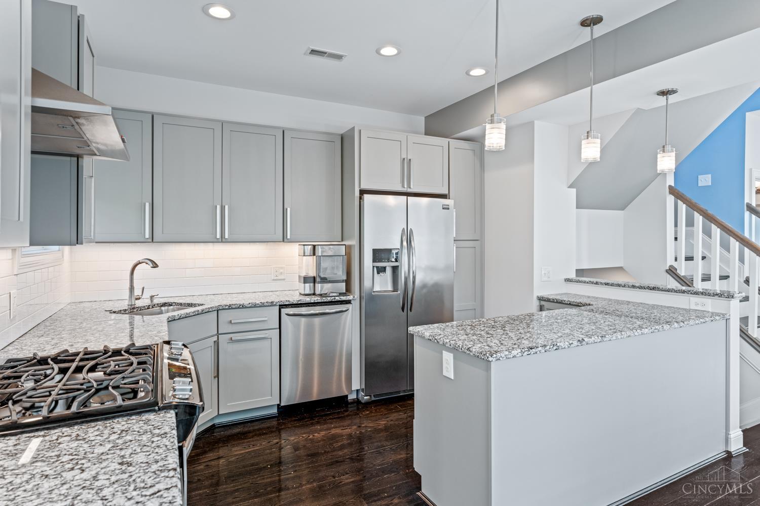 Cincinnati, Ohio, 45202, United States, 3 Bedrooms Bedrooms, ,4 BathroomsBathrooms,Residential,For Sale,1968931