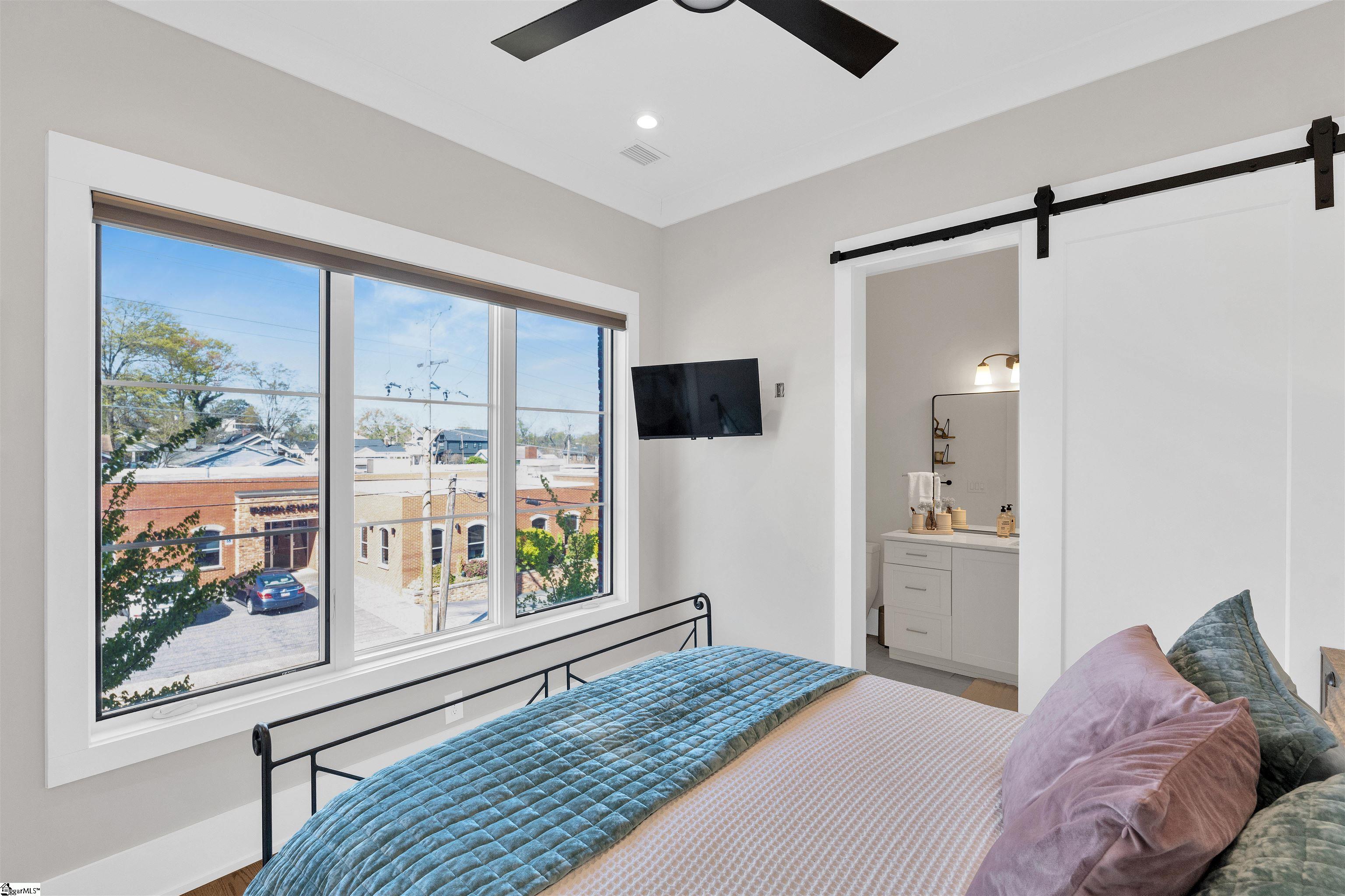 Greenville, South Carolina, 29601, United States, 1 Bedroom Bedrooms, ,2 BathroomsBathrooms,Residential,For Sale,1752765