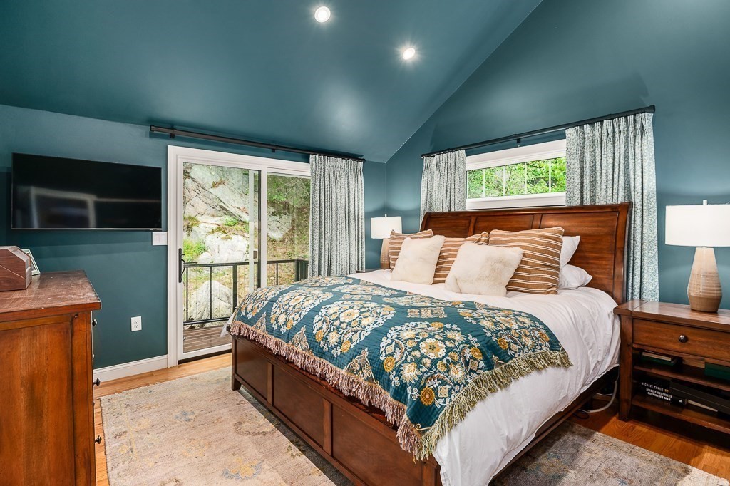 Manchester, Massachusetts, 01944, United States, 4 Bedrooms Bedrooms, ,3 BathroomsBathrooms,Residential,For Sale,1938822