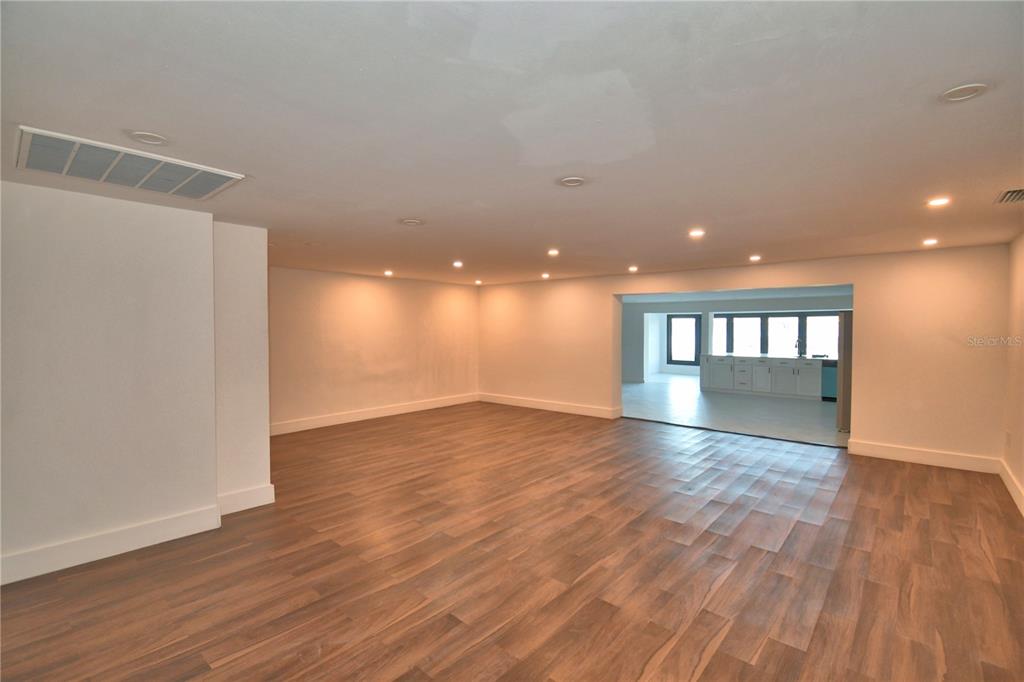 Winter Haven, Florida, 33881, United States, 9 Bedrooms Bedrooms, ,7 BathroomsBathrooms,Residential,For Sale,2003351