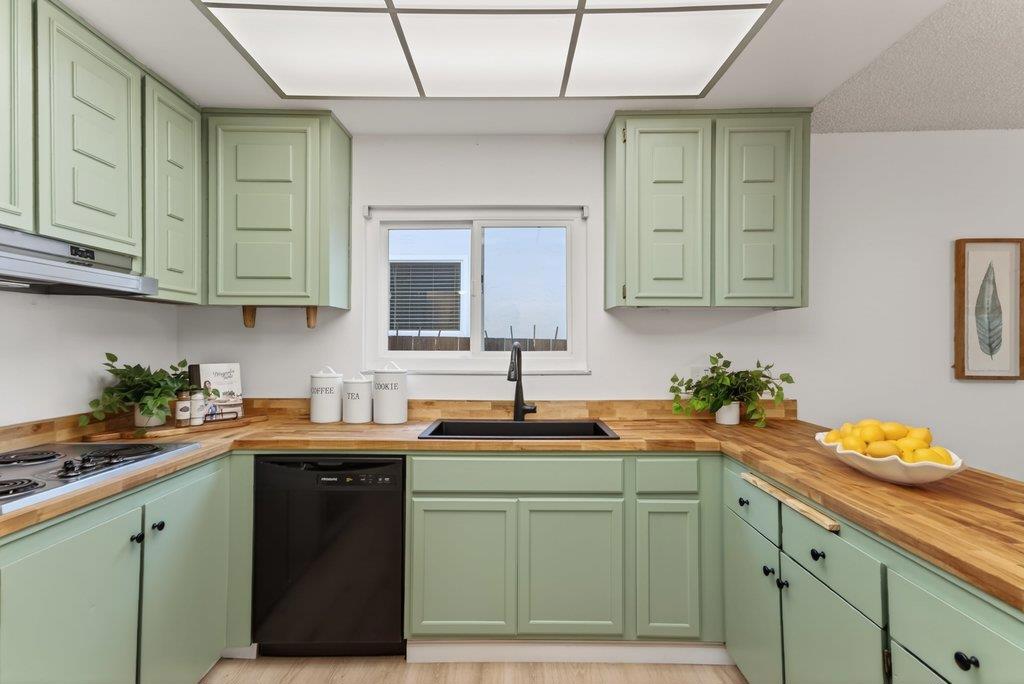 San Jose, California, 95123, United States, 4 Bedrooms Bedrooms, ,2 BathroomsBathrooms,Residential,For Sale,2005959