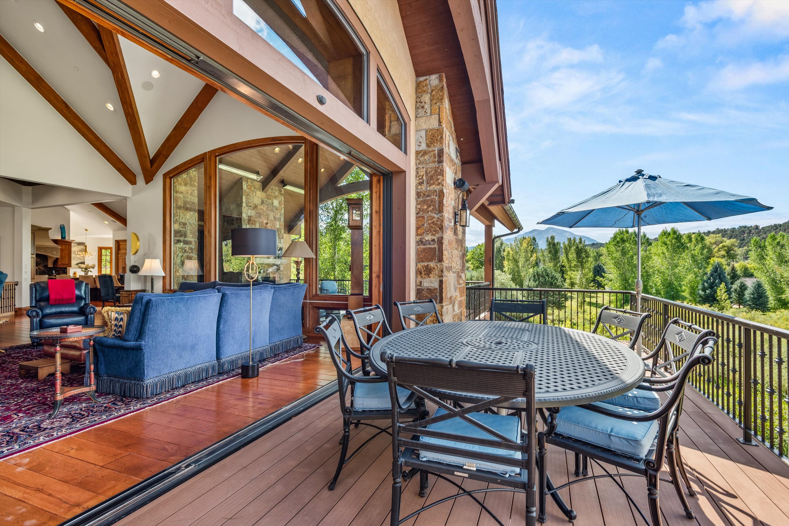  An Exceptional River-View Estate in Aspen Glen - 物件實景