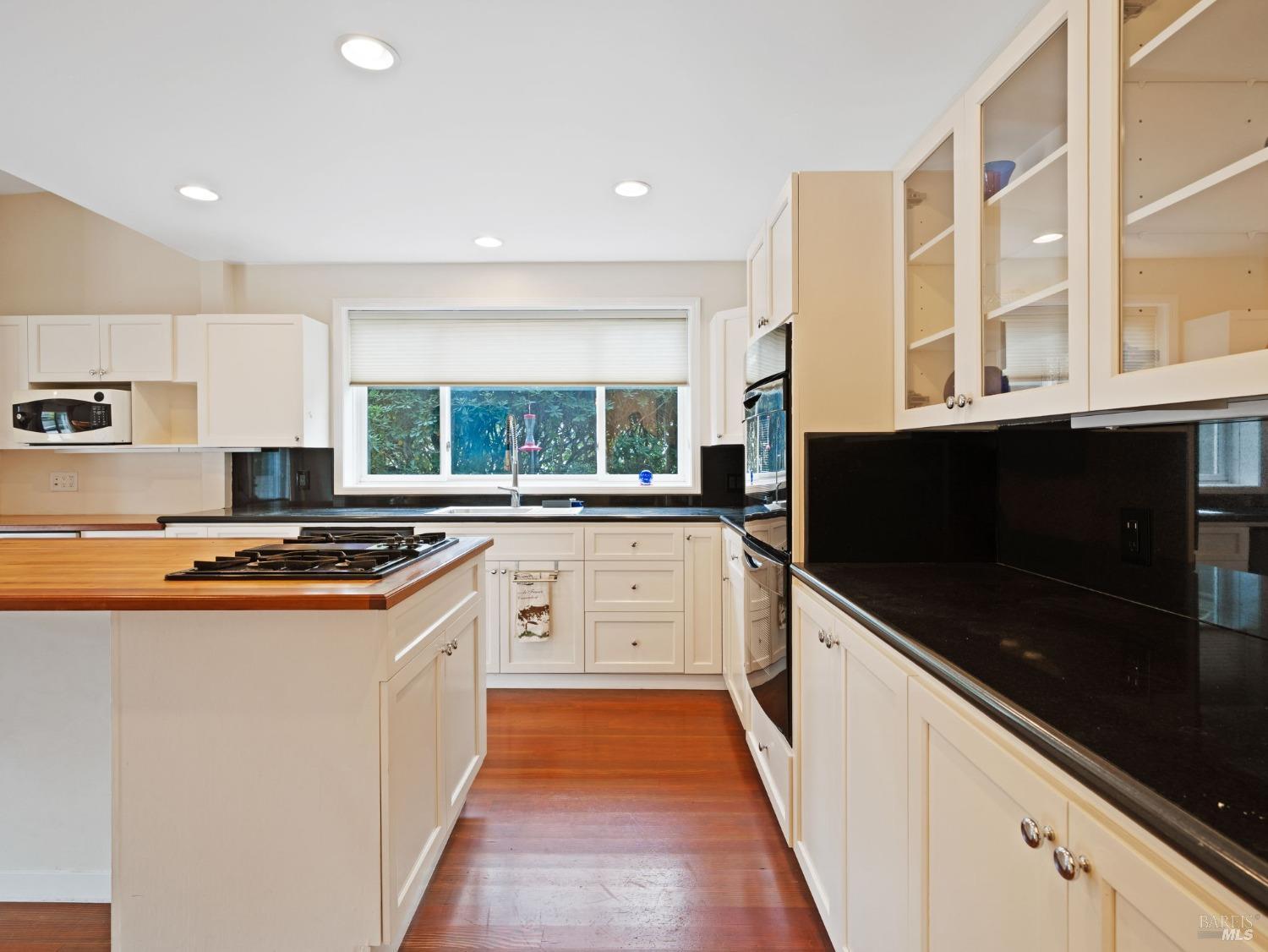 Napa, California, 94559, United States, 5 Bedrooms Bedrooms, ,3 BathroomsBathrooms,Residential,For Sale,1991886