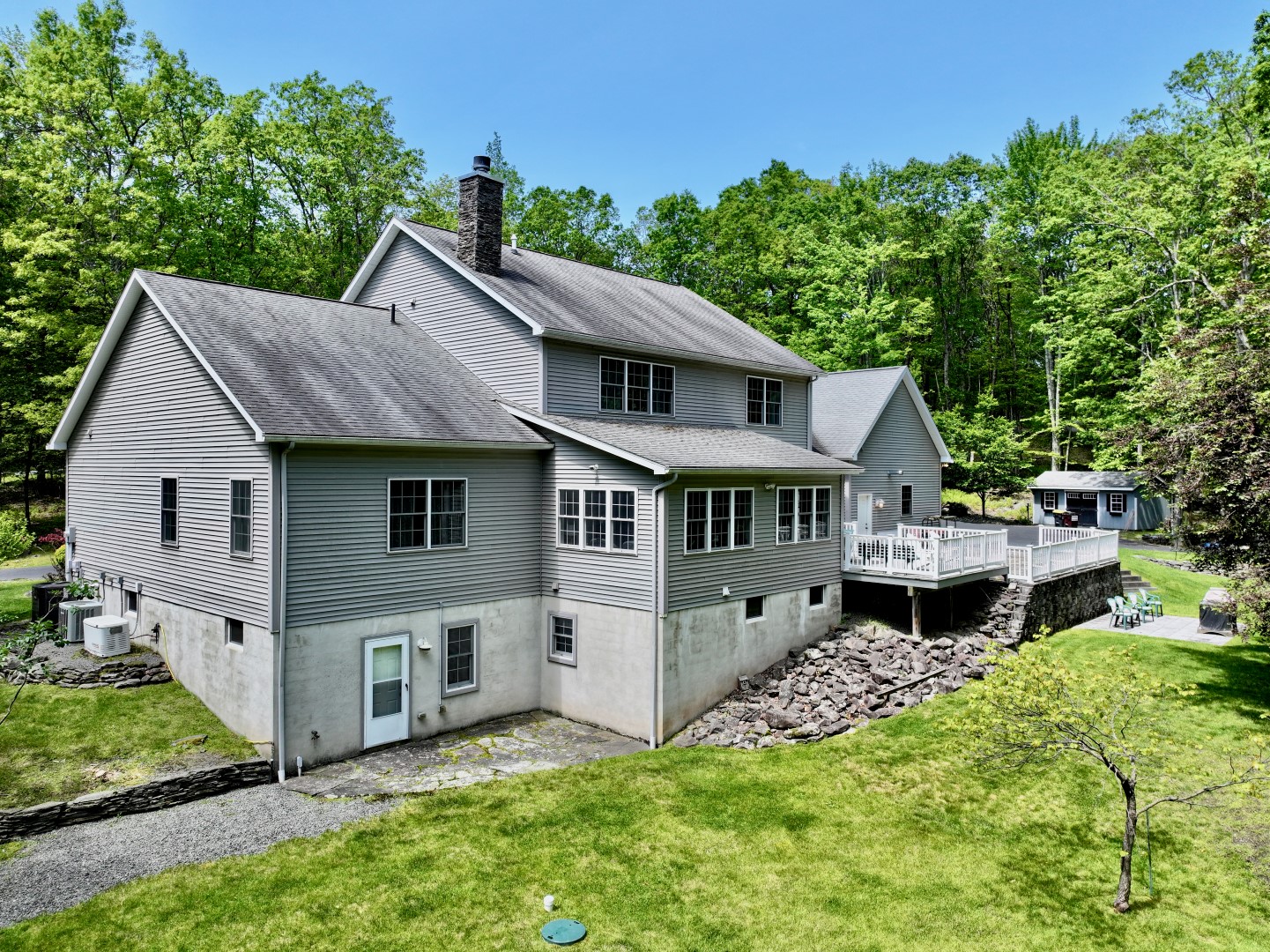 Hawley, Pennsylvania, 18428, United States, 3 Bedrooms Bedrooms, ,4 BathroomsBathrooms,Residential,For Sale,1846687