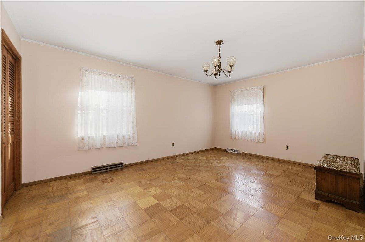 Ronkonkoma, New York, 11779, United States, 3 Bedrooms Bedrooms, ,1 BathroomBathrooms,Residential,For Sale,1991403