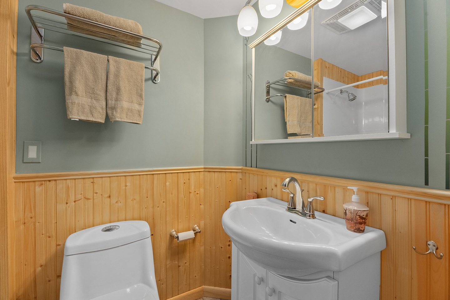Manitowish Waters, Wisconsin, 54545, United States, 3 Bedrooms Bedrooms, ,4 BathroomsBathrooms,Residential,For Sale,1823646