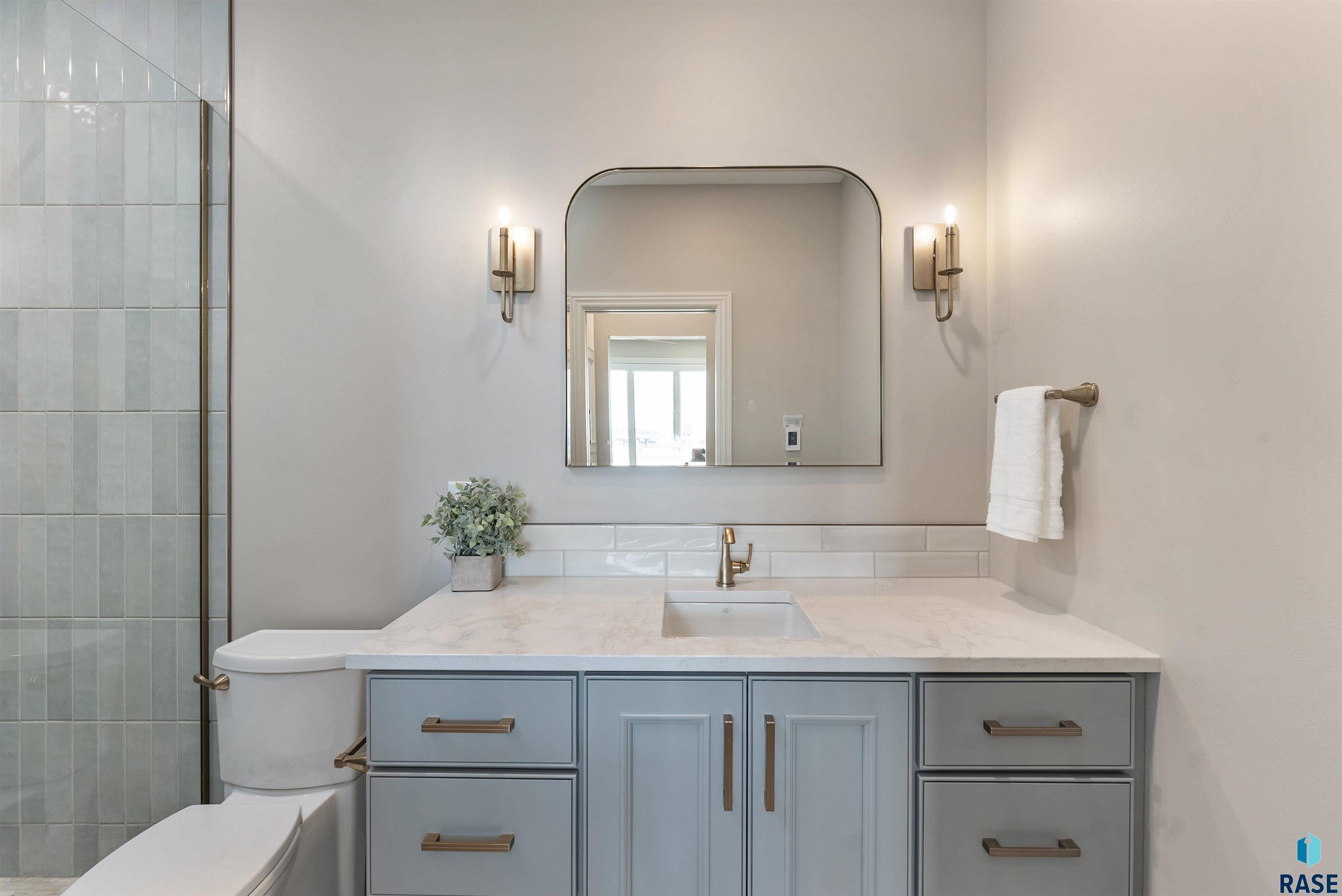 Sioux Falls, South Dakota, 57106, United States, ,Residential,For Sale,1986219