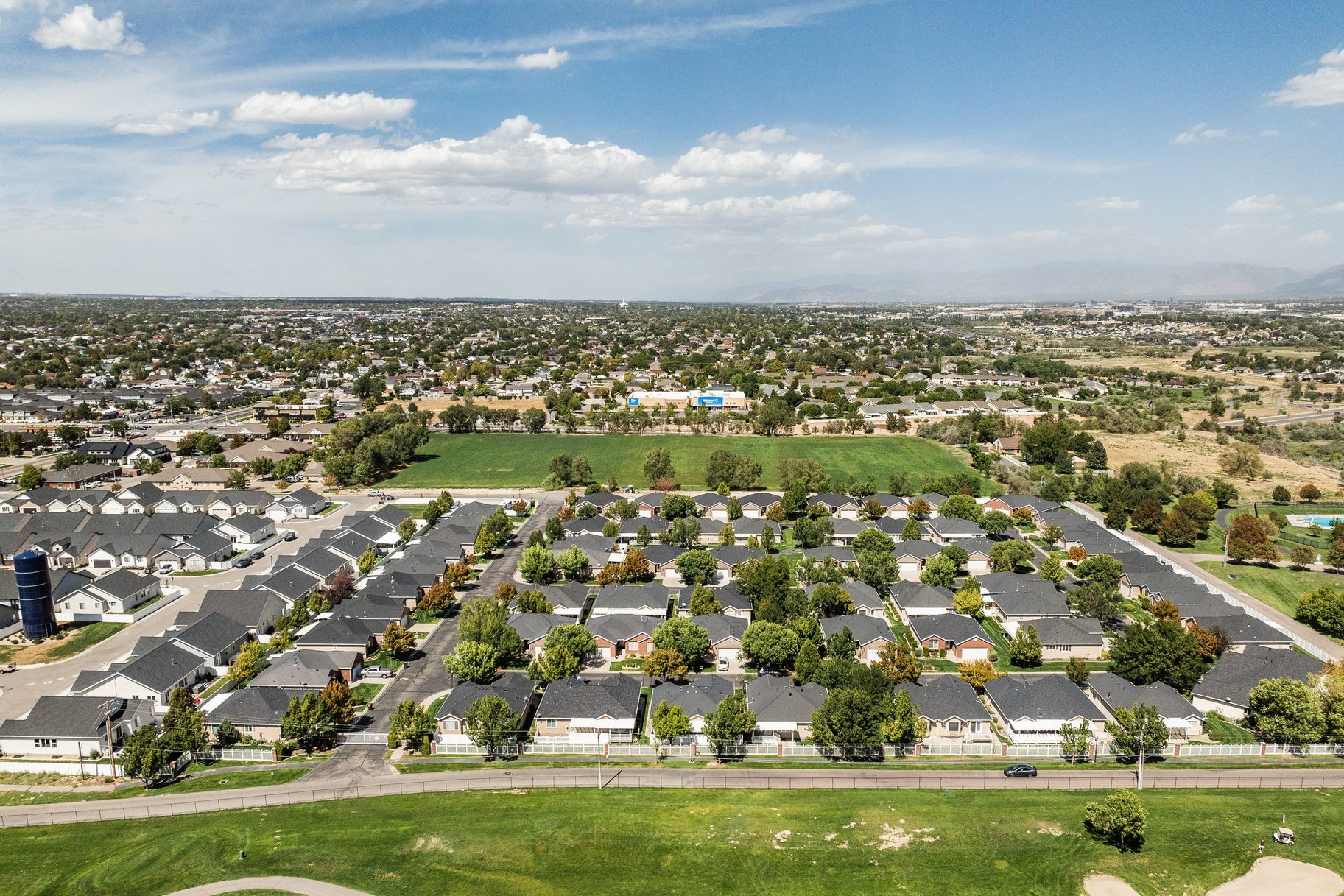  Private Community by Riverbend Golf Course - 物件實景