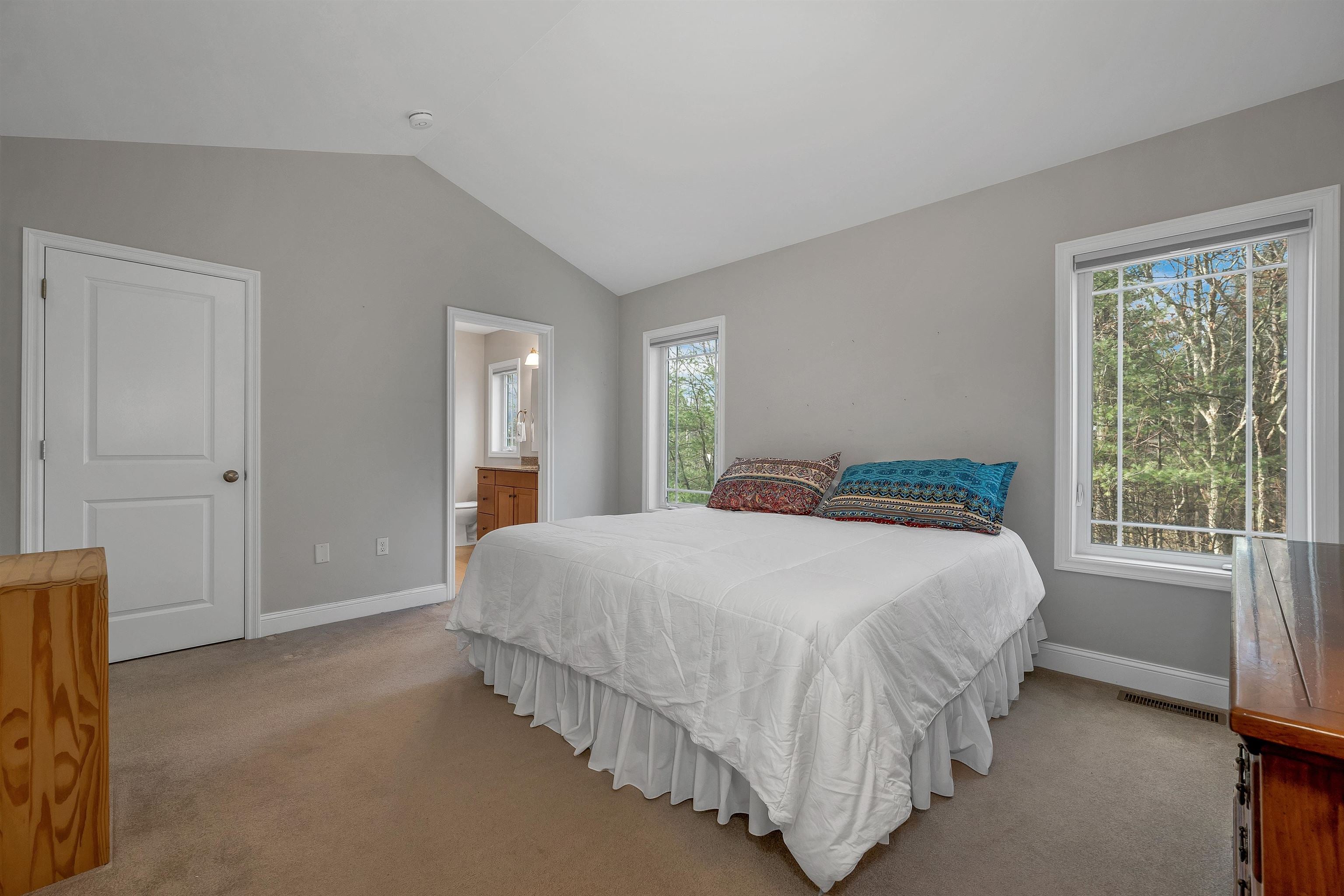 Windham, New Hampshire, 03087, United States, 2 Bedrooms Bedrooms, ,1 BathroomBathrooms,Residential,For Sale,2001835