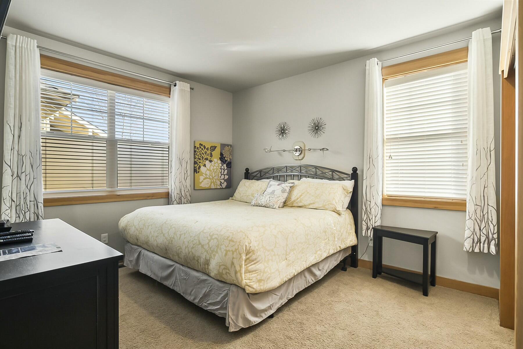 Redmond, Oregon, 97756, United States, 3 Bedrooms Bedrooms, ,2 BathroomsBathrooms,Residential,For Sale,1729232