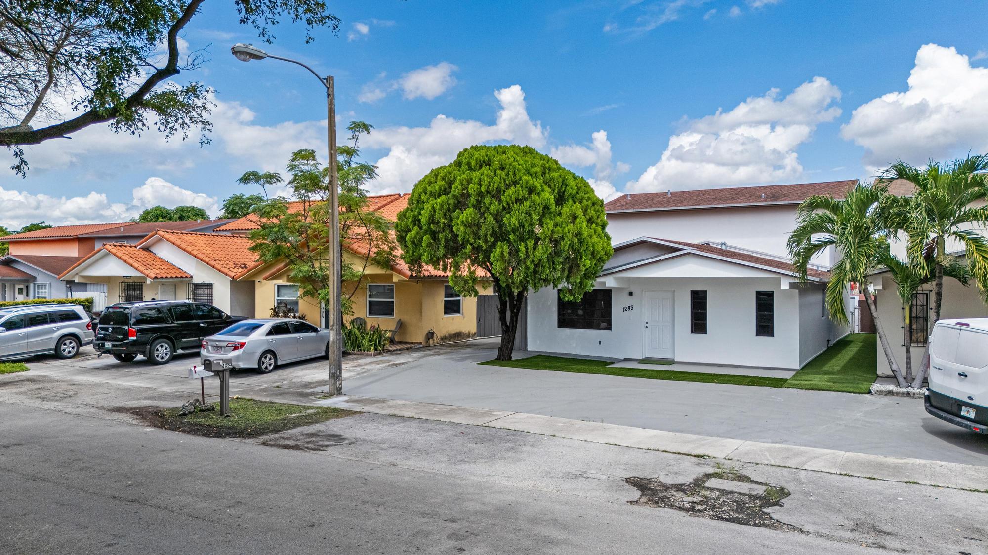 Hialeah, Florida, 33012, United States, 4 Bedrooms Bedrooms, ,3 BathroomsBathrooms,Residential,For Sale,1996510
