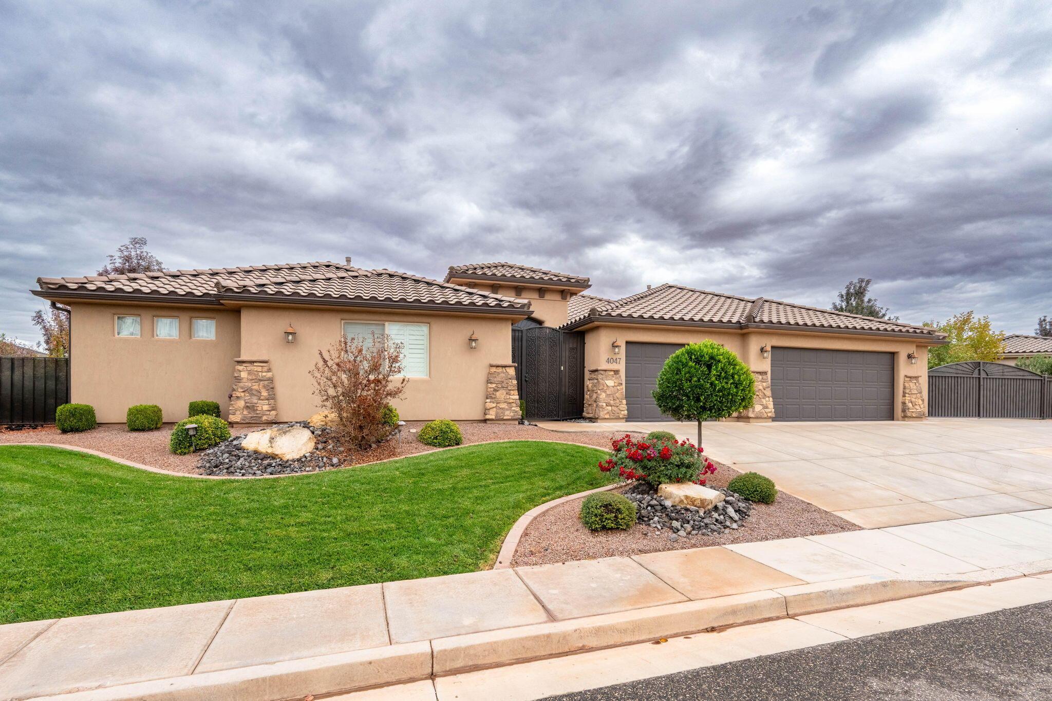 Washington, Utah, 84780, United States, 3 Bedrooms Bedrooms, ,4 BathroomsBathrooms,Residential,For Sale,1995130