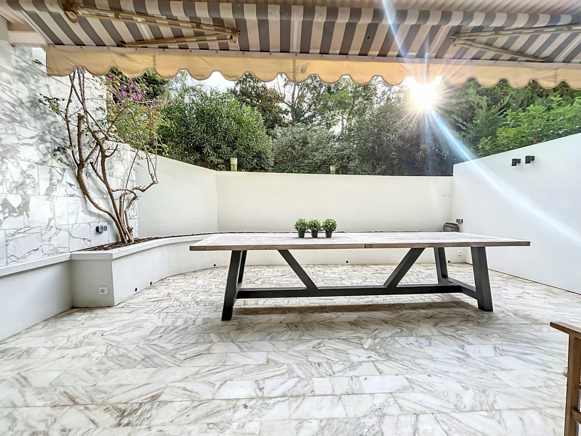 Cannes, Provence-Alpes-Côte d’Azur, 06400, FR, ,2 BathroomsBathrooms,Residential,For Sale,1665778