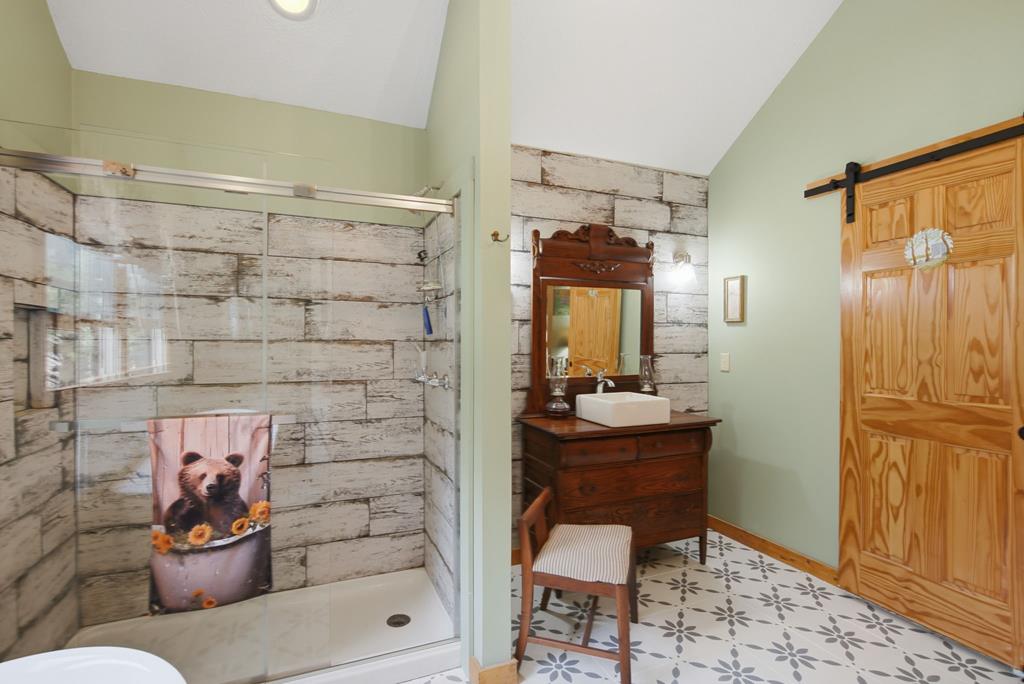 Ellijay, Georgia, 30540, United States, 3 Bedrooms Bedrooms, ,3 BathroomsBathrooms,Residential,For Sale,2034998