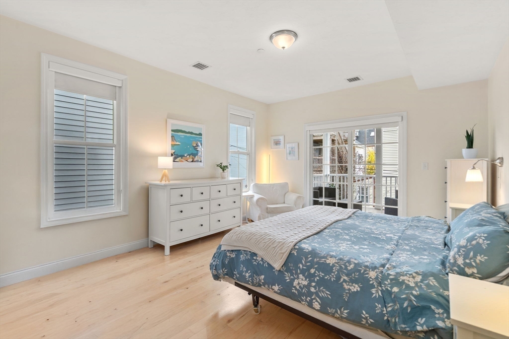 Boston, Massachusetts, 02128, United States, 3 Bedrooms Bedrooms, ,2 BathroomsBathrooms,Residential,For Sale,2002086