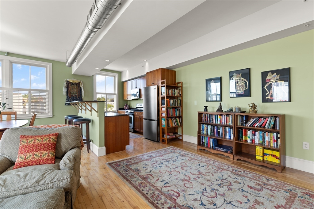 Somerville, Massachusetts, 02143, United States, 1 Bedroom Bedrooms, ,1 BathroomBathrooms,Residential,For Sale,1911108