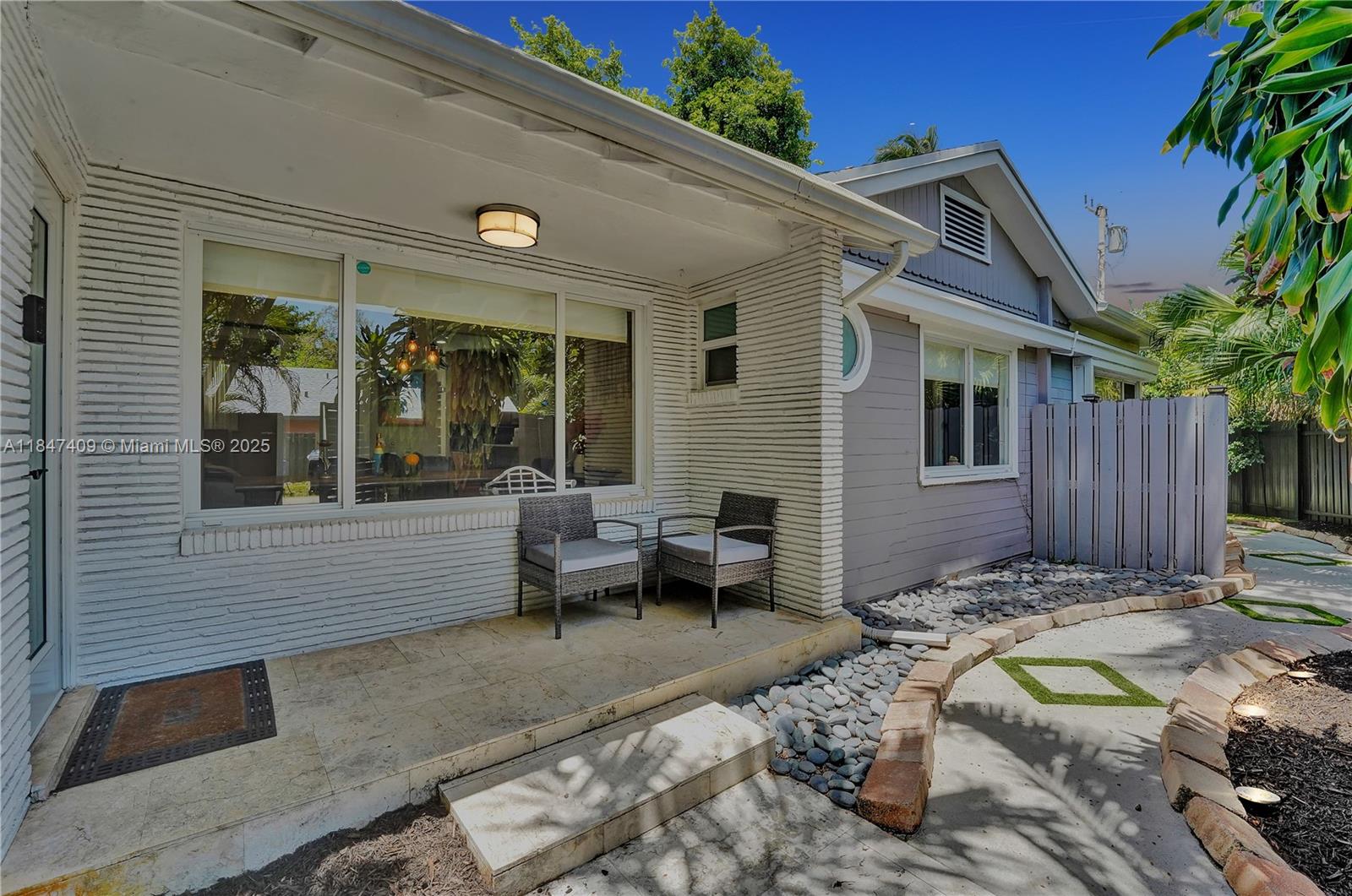 Fort Lauderdale, Florida, 33304, United States, 3 Bedrooms Bedrooms, ,2 BathroomsBathrooms,Residential,For Sale,1901342