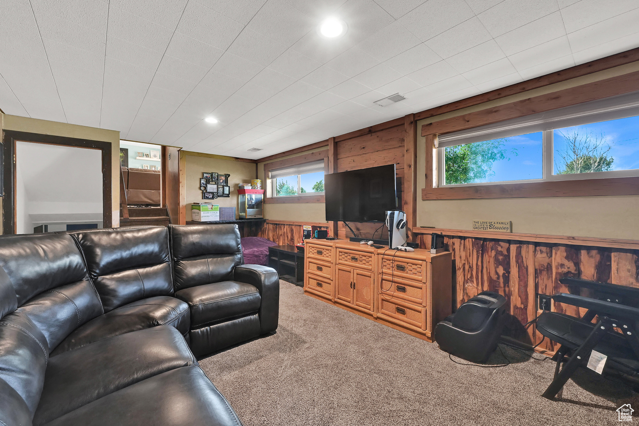 Syracuse, Utah, 84075, United States, 5 Bedrooms Bedrooms, ,2 BathroomsBathrooms,Residential,For Sale,1938699