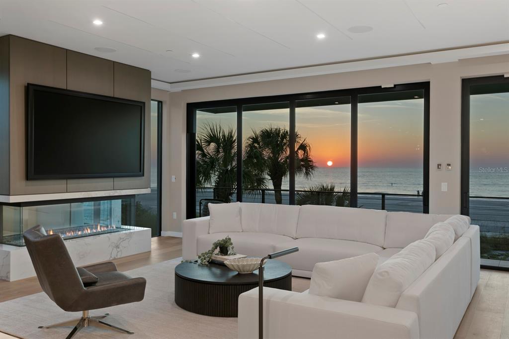 Indian Rocks Beach, Florida, 33785, United States, 8 Bedrooms Bedrooms, ,11 BathroomsBathrooms,Residential,For Sale,1997282