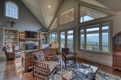 Hiawassee, Georgia, 30546, United States, 3 Bedrooms Bedrooms, ,4 BathroomsBathrooms,Residential,For Sale,1933523