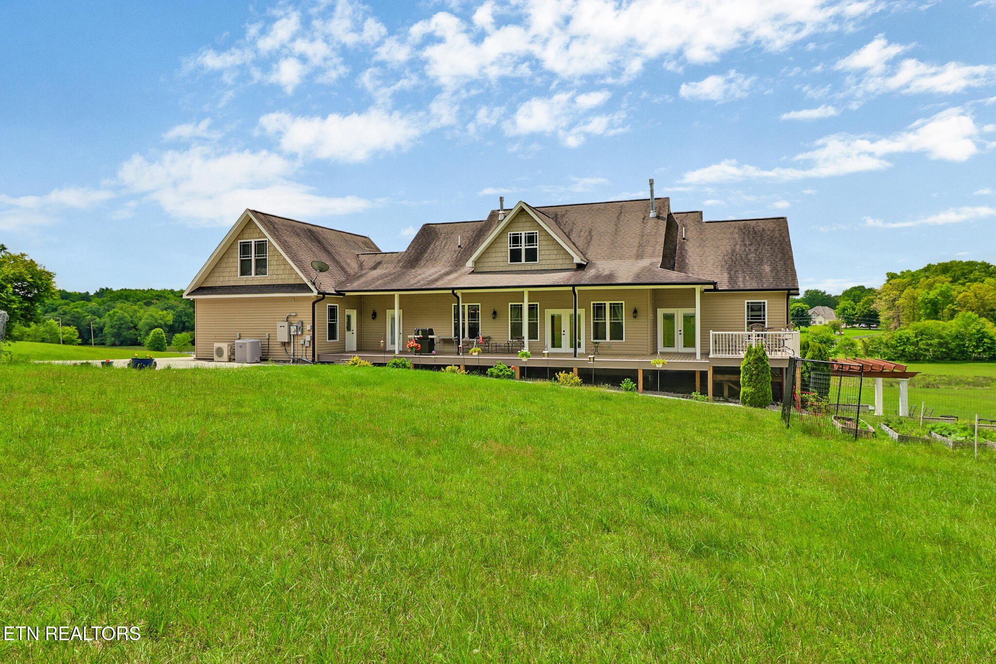 Crossville, Tennessee, 38555, United States, 3 Bedrooms Bedrooms, ,4 BathroomsBathrooms,Residential,For Sale,1977944