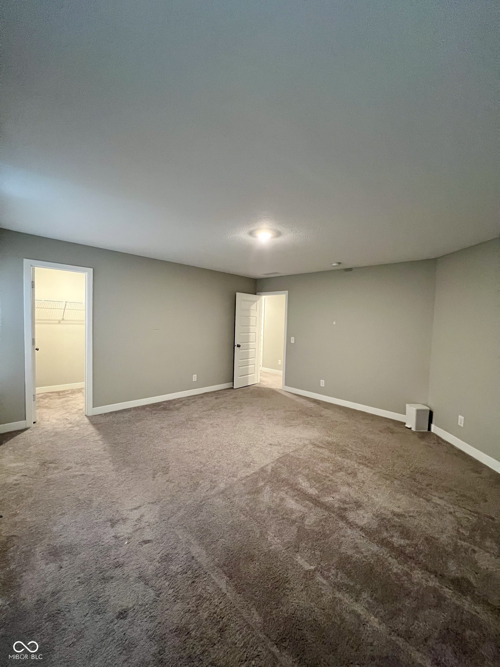 Greenwood, Indiana, 46143, United States, 5 Bedrooms Bedrooms, ,4 BathroomsBathrooms,Residential,For Sale,1976325