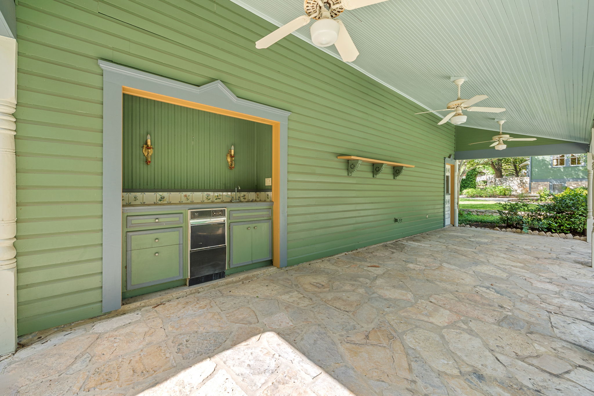 San Marcos, Texas, 78666, United States, 3 Bedrooms Bedrooms, ,4 BathroomsBathrooms,Residential,For Sale,1981922