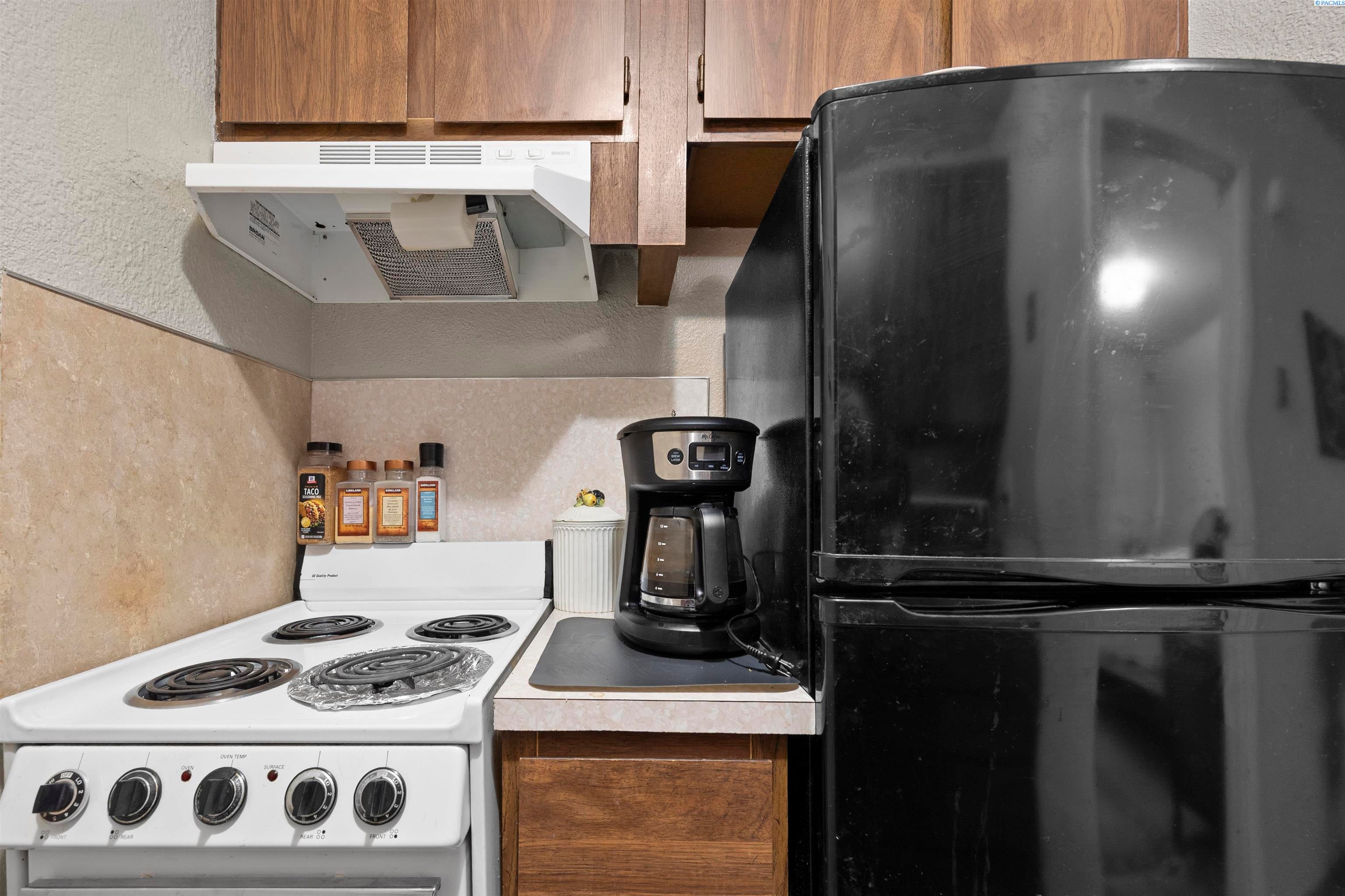 Zillah, Washington, 98953, United States, 9 Bedrooms Bedrooms, ,Residential,For Sale,2013273