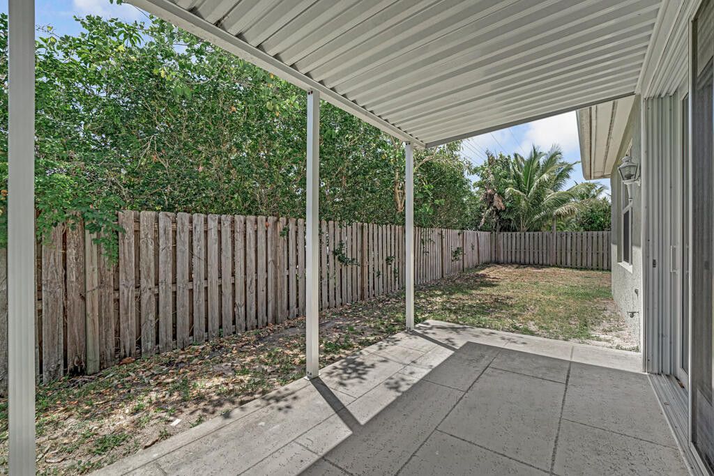 Lake Worth, Florida, 33461, United States, 3 Bedrooms Bedrooms, ,2 BathroomsBathrooms,Residential,For Sale,1980567