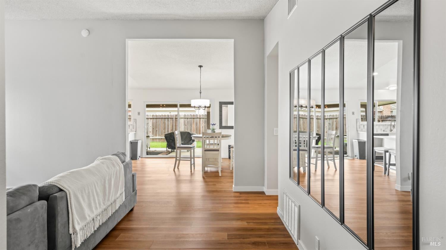 Vacaville, California, 95687, United States, 3 Bedrooms Bedrooms, ,2 BathroomsBathrooms,Residential,For Sale,1959239