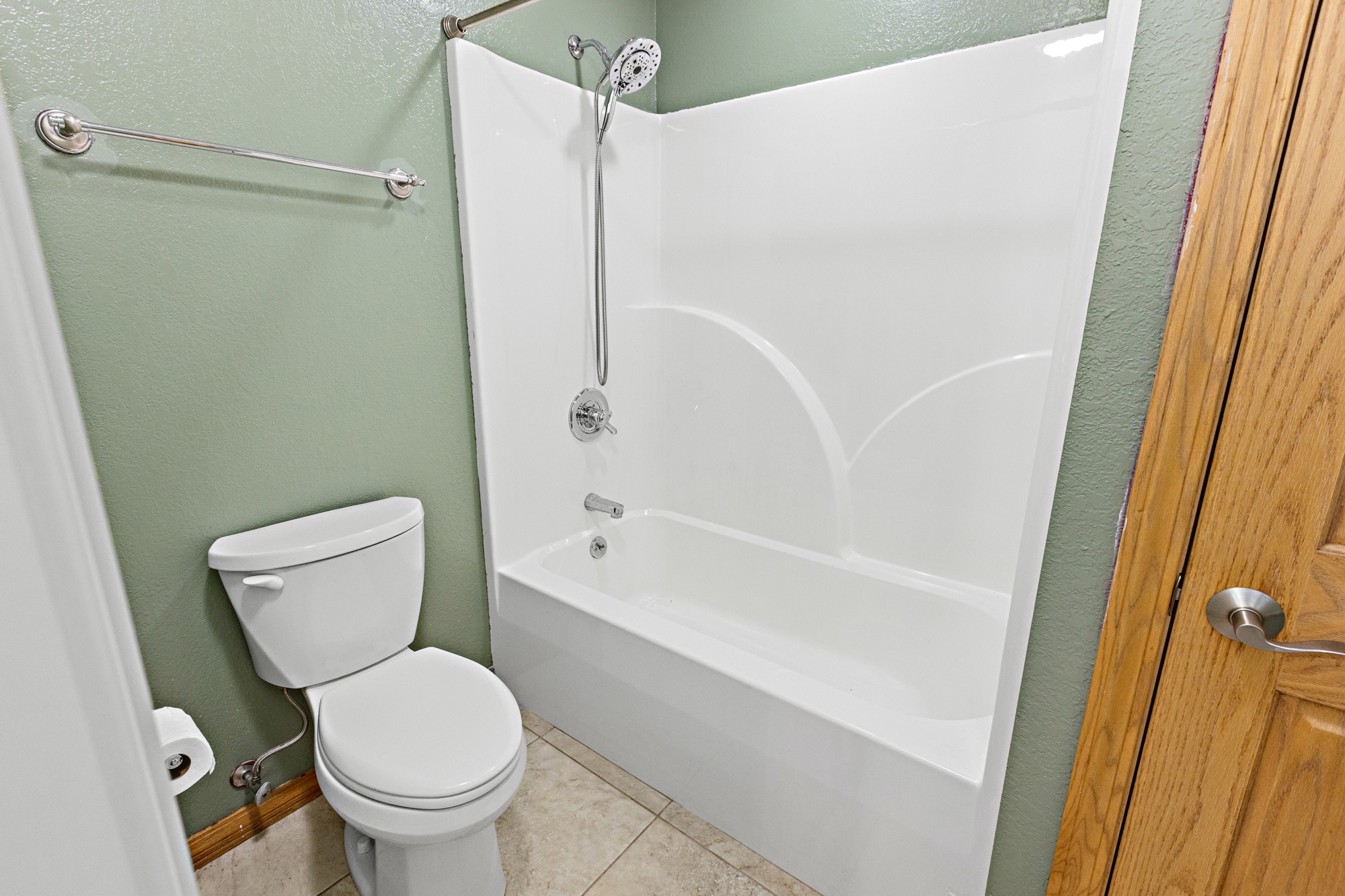 Effingham, Illinois, 62401, United States, 3 Bedrooms Bedrooms, ,3 BathroomsBathrooms,Residential,For Sale,1976361