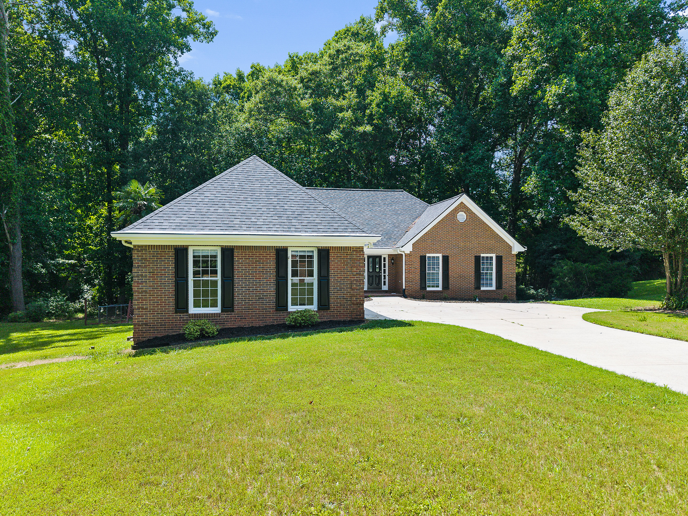  Beautifully Refreshed Ranch Nestled on an Expansive Cul-de-sac Lot - 物件實景