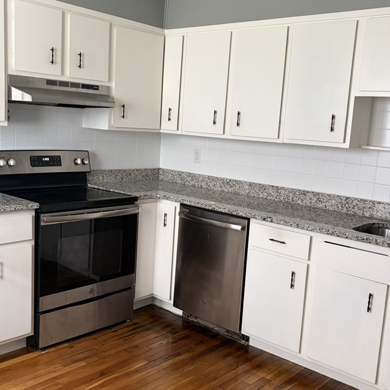 Everett, Massachusetts, 02149, United States, 4 Bedrooms Bedrooms, ,2 BathroomsBathrooms,Residential,For Sale,2029950