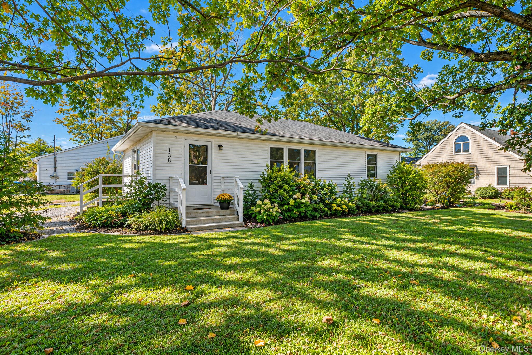 Central Ave, Patchogue, NY 11772