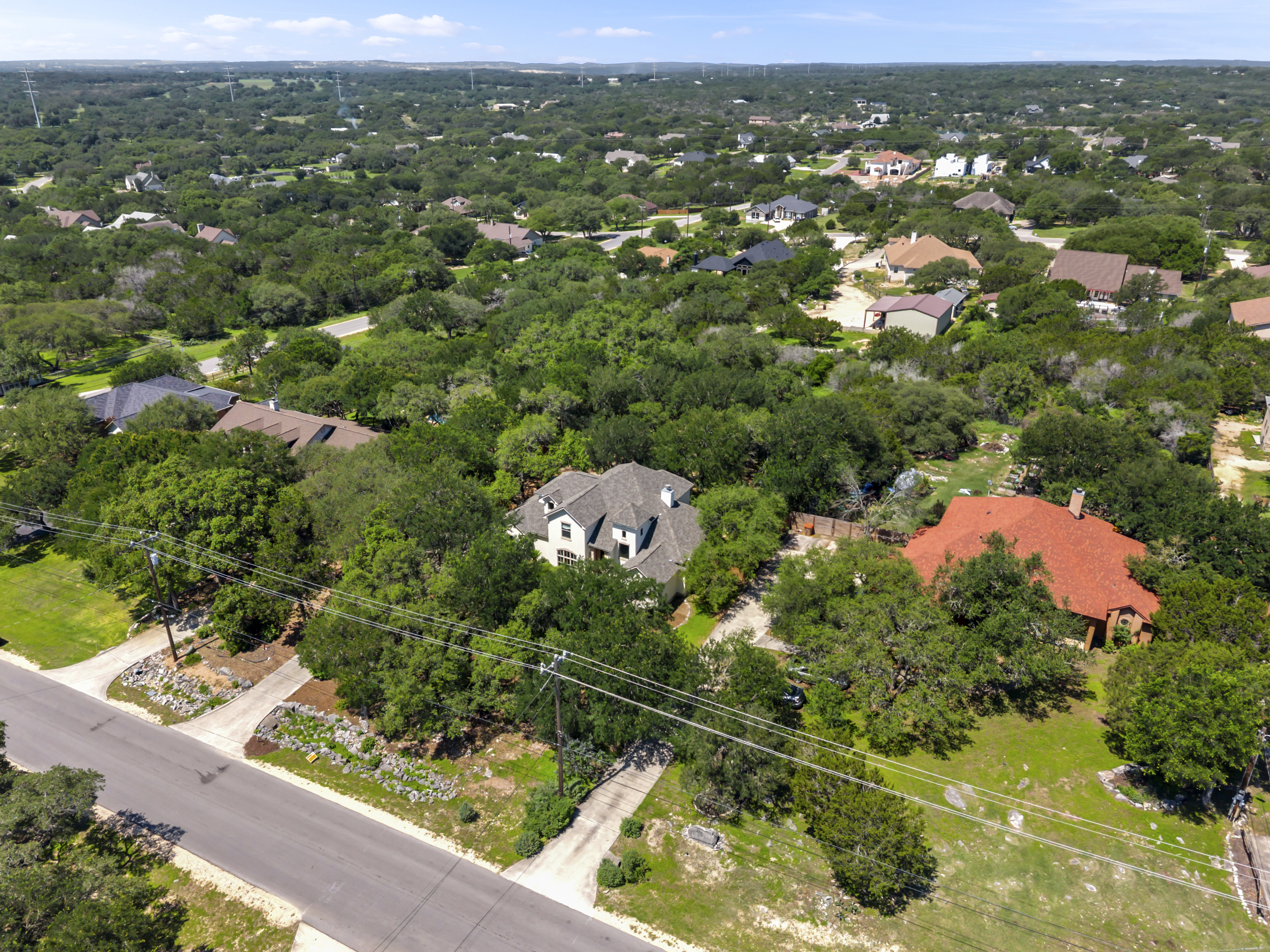  Stunning Custom Home with Expansive Outdoor Entertaining - 物件實景