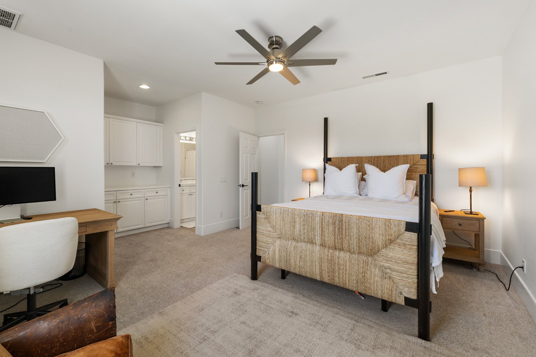  Gorgeous, Fully Updated Arrowcreek Home with Stunning Views - 物件實景