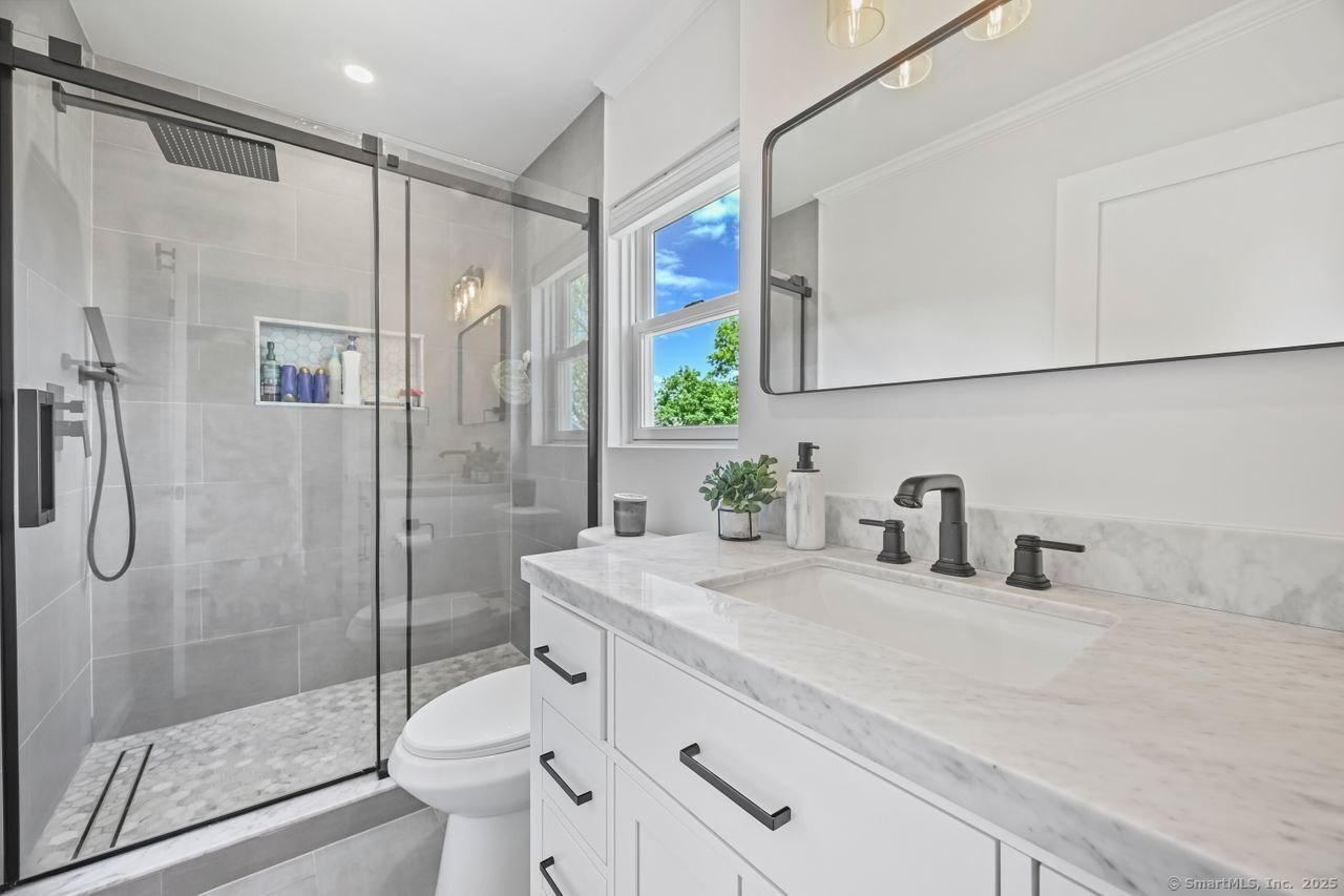 Stamford, Connecticut, 06902, United States, 3 Bedrooms Bedrooms, ,2 BathroomsBathrooms,Residential,For Sale,1837924