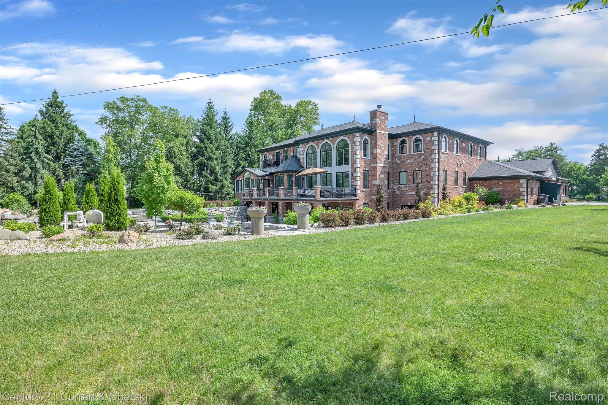 Northville Twp, Michigan, 48168, United States, 7 Bedrooms Bedrooms, ,10 BathroomsBathrooms,Residential,For Sale,1978218