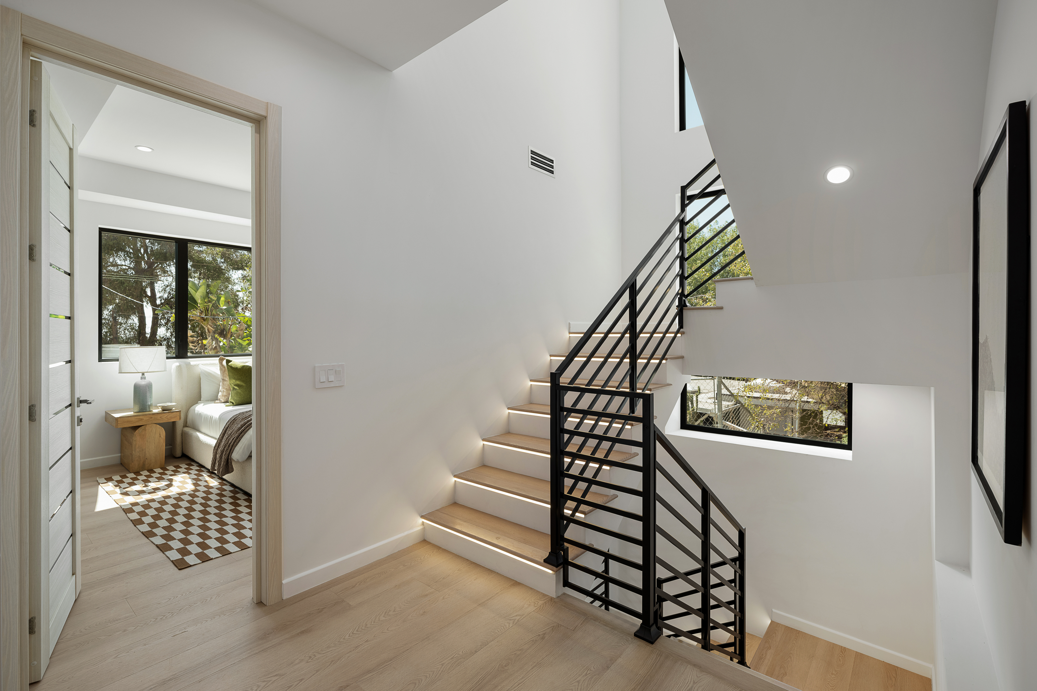  2119 Ewing St - 物件實景