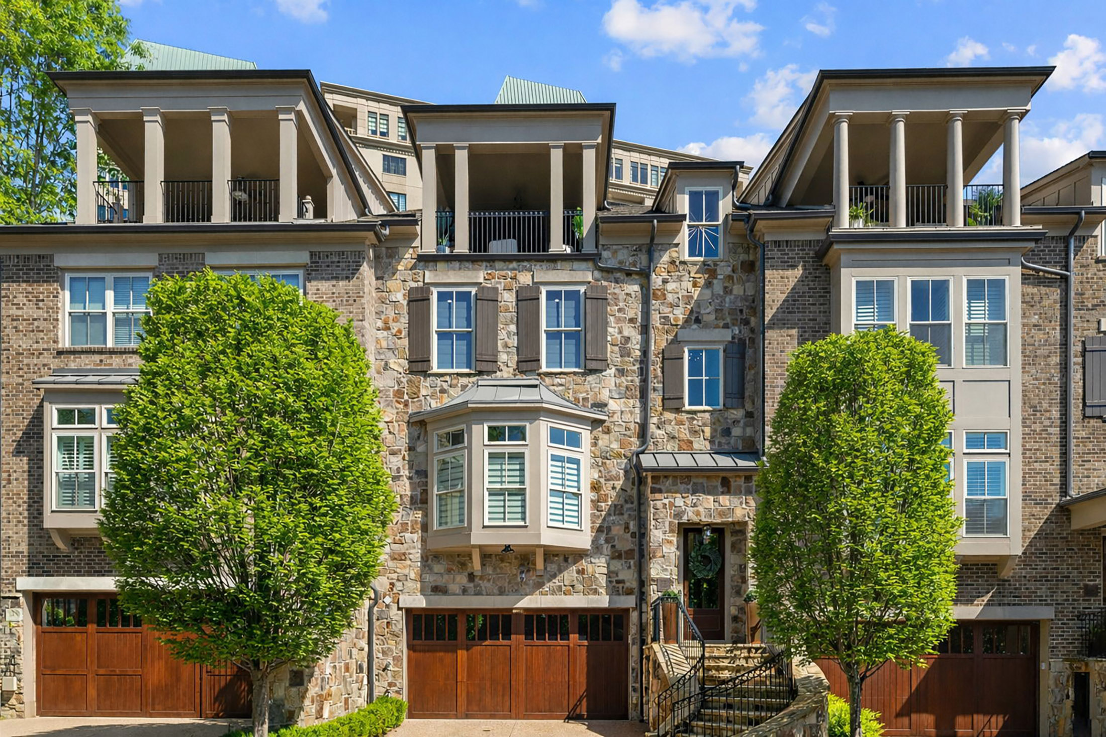  Exceptional Four Level European-inspired Townhome - 物件實景