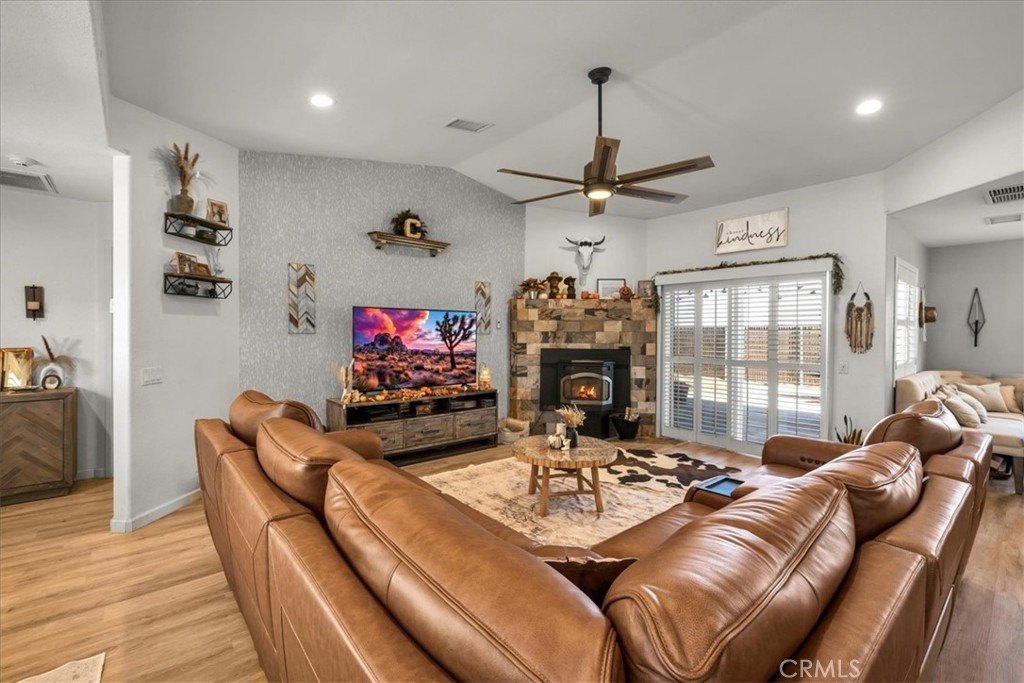 Yucca Valley, California, 92284, United States, 3 Bedrooms Bedrooms, ,2 BathroomsBathrooms,Residential,For Sale,1997054