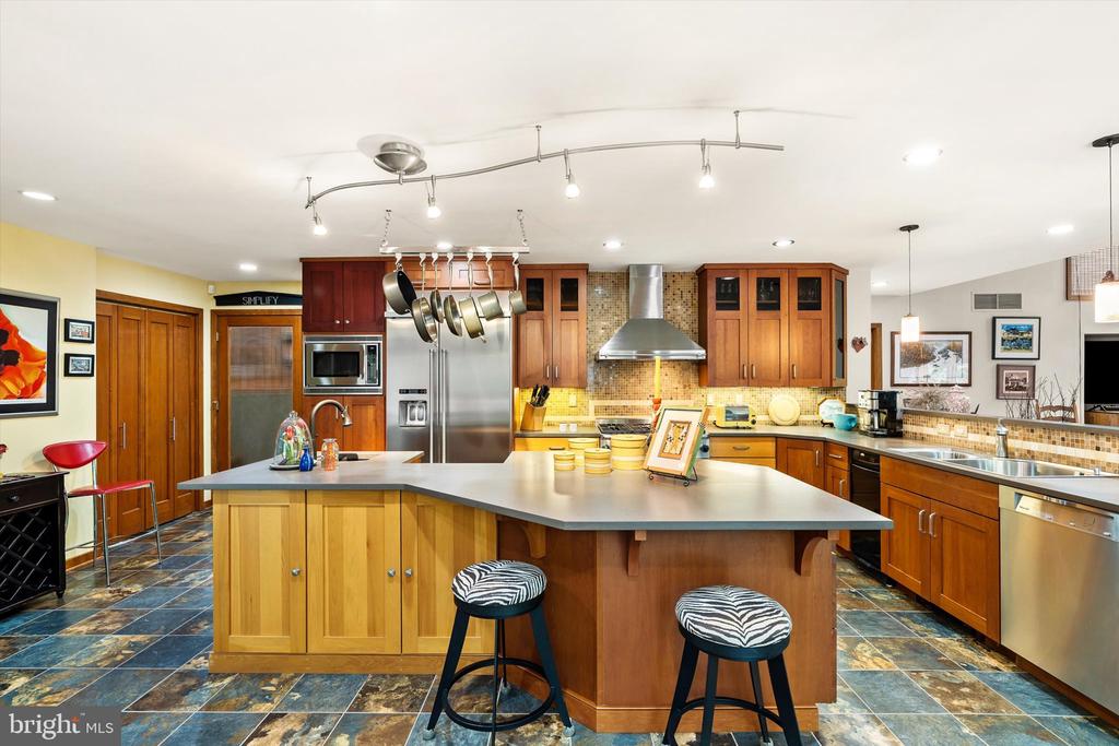Wrightstown, New Jersey, 08562, United States, 5 Bedrooms Bedrooms, ,4 BathroomsBathrooms,Residential,For Sale,2048850