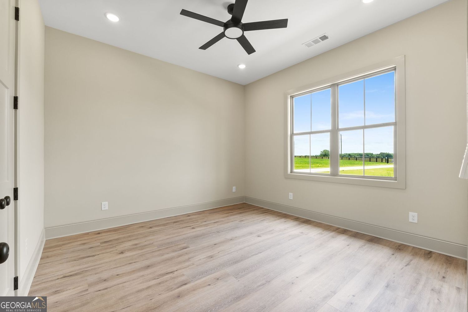 Barnesville, Georgia, 30204, United States, 4 Bedrooms Bedrooms, ,4 BathroomsBathrooms,Residential,For Sale,1859090