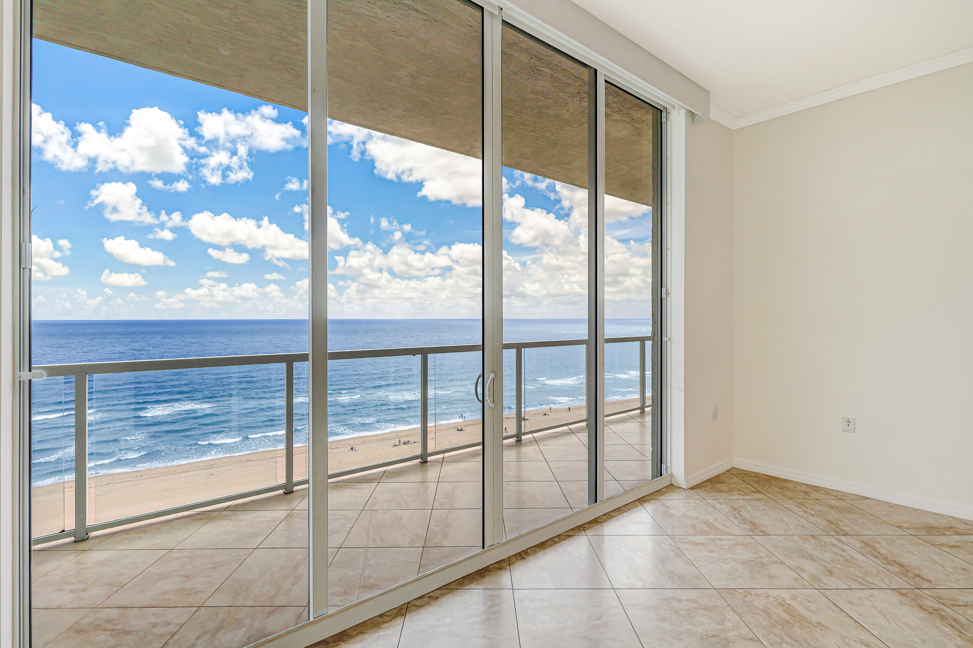  704 N Ocean Blvd, Pompano Beach, FL, 33062 - 物件實景