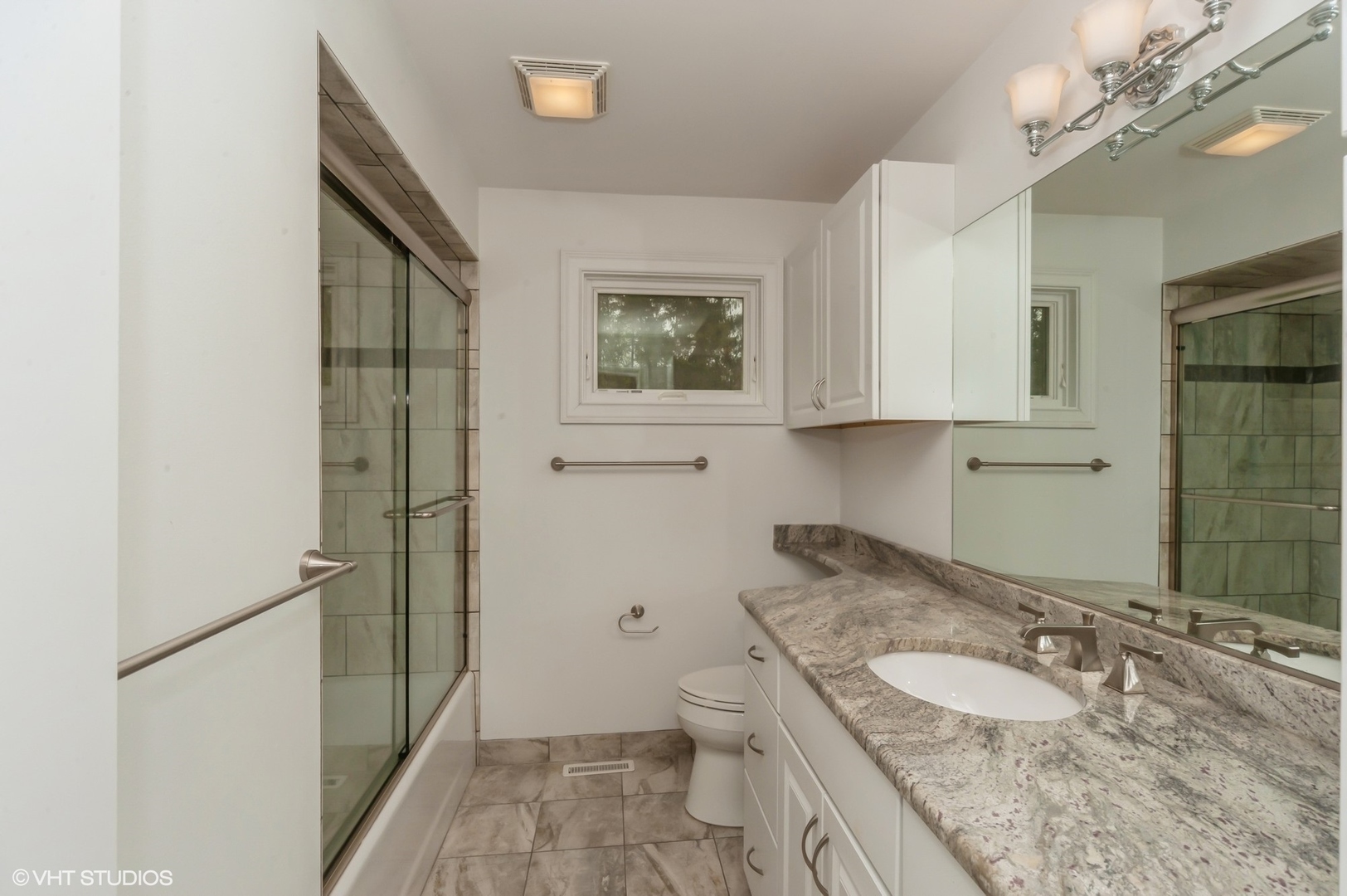 Lake Forest, Illinois, 60045, United States, 3 Bedrooms Bedrooms, ,5 BathroomsBathrooms,Residential,For Sale,1794834