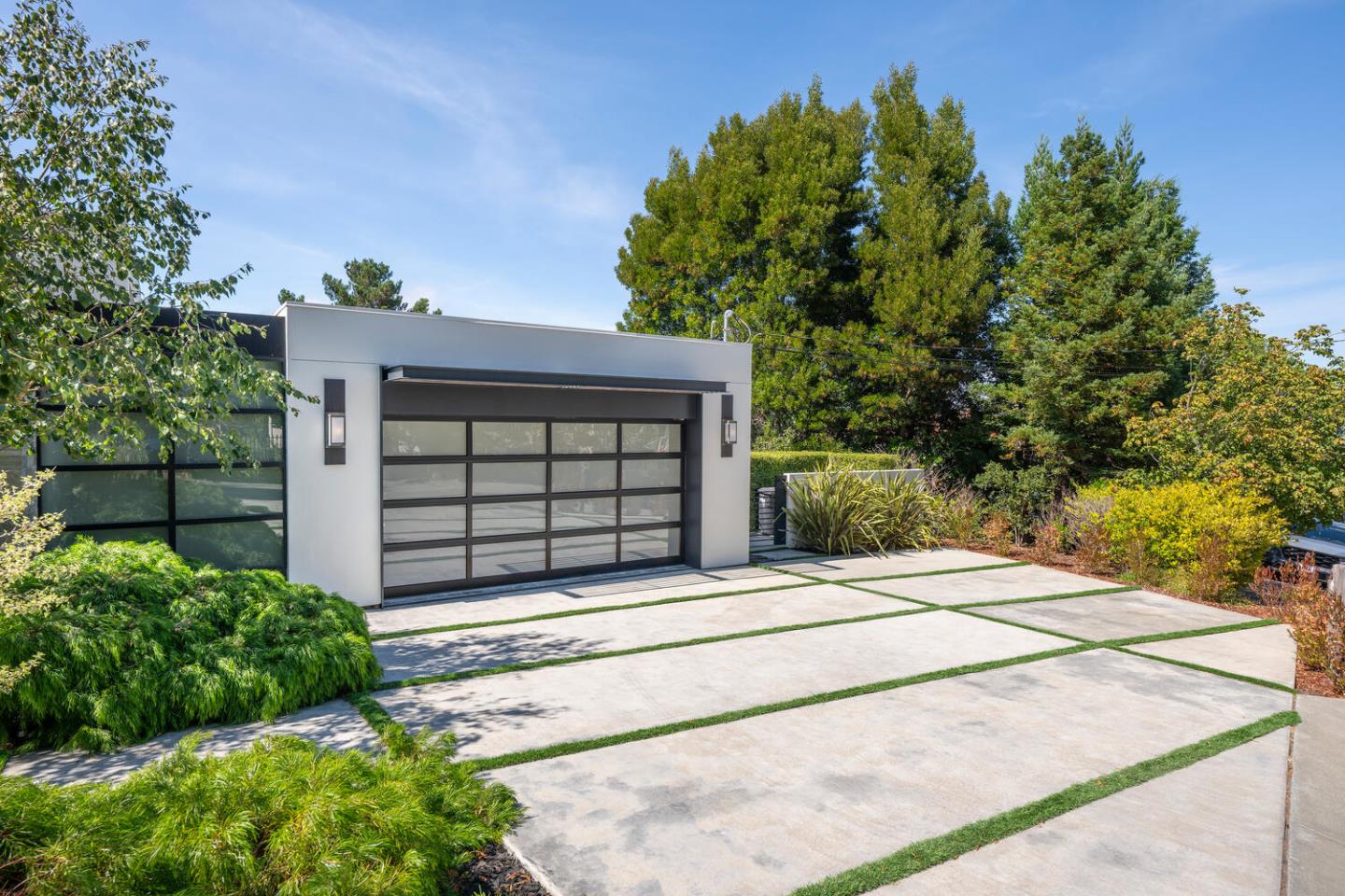 Hillsborough, California, 94010, United States, 4 Bedrooms Bedrooms, ,4 BathroomsBathrooms,Residential,For Sale,1940543