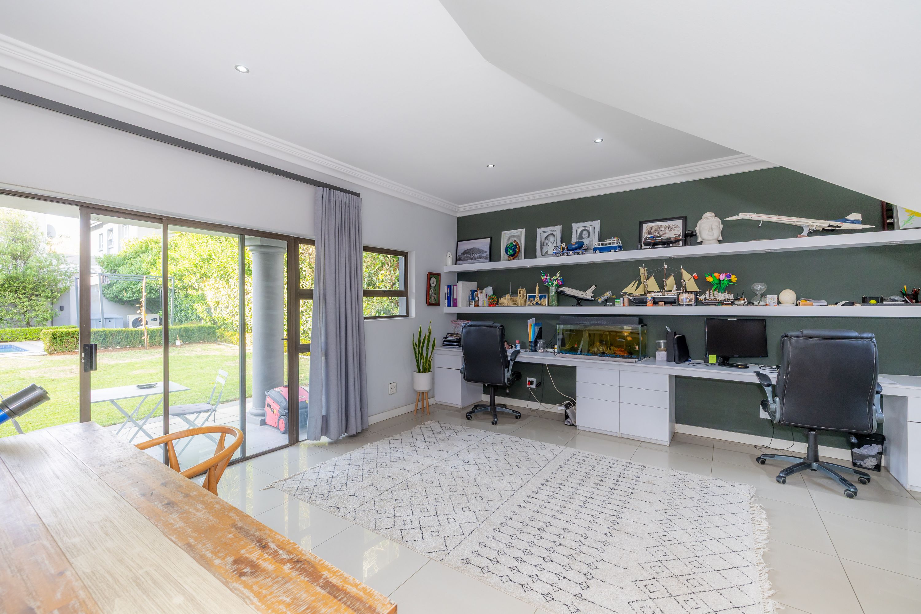  Elegant Family Home in a Secure Golf Estate - 物件實景